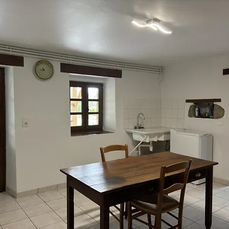 Maison De Charme Avec En Montagne Bourbonnaise - Fr-1-489-534 Nyaraló